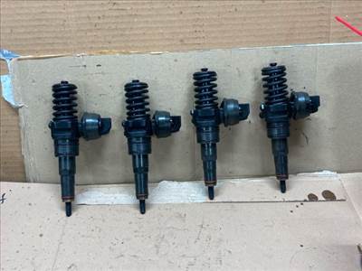 Volkswagen Passat B6 porlasztó  038130073bq