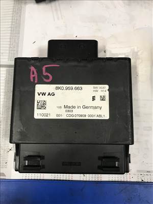 Audi A5 (B8 - 8T) - feszültség szabályzó 8k0959663