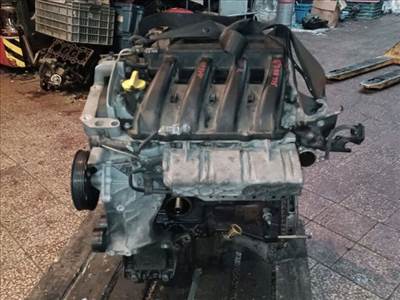 Renault Clio II Motor (Fűzött blokk hengerfejjel) *154545* k4m744
