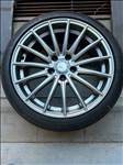  Mercedes C osztályon volt. 5x112. 18" Brock alufelni, 225/40 használt Continental nyári gumival.