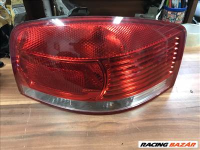 Audi A3 (8P) (3 ajtós) / jobb hátsó lámpa