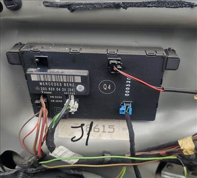 Mercedes C 220 W203 Ajtó vezérlő elektronika j1