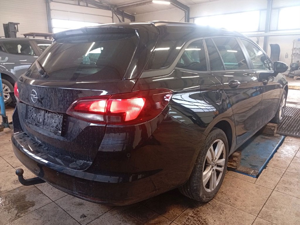OPEL ASTRA K Tourer 1.5 CRDI - Bontódik! 5. kép