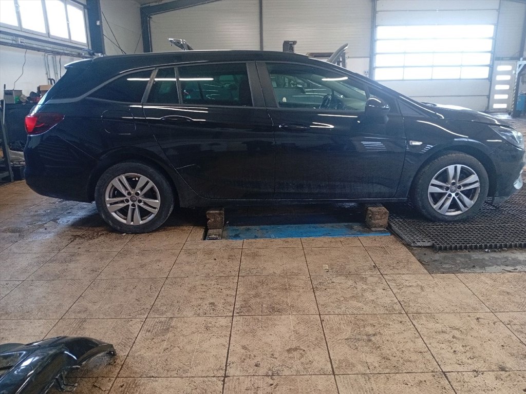 OPEL ASTRA K Tourer 1.5 CRDI - Bontódik! 6. kép