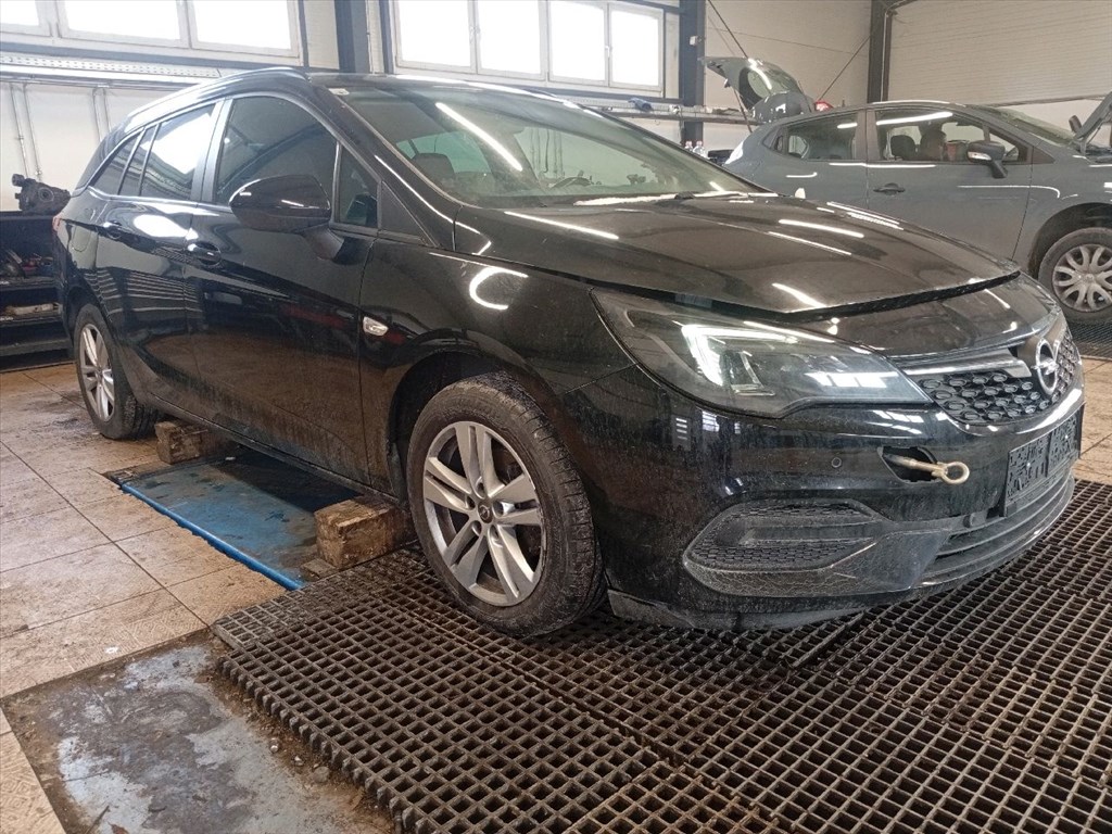 OPEL ASTRA K Tourer 1.5 CRDI - Bontódik! 7. kép