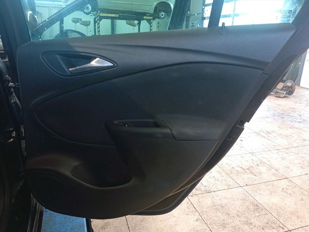 OPEL ASTRA K Tourer 1.5 CRDI - Bontódik! 14. kép