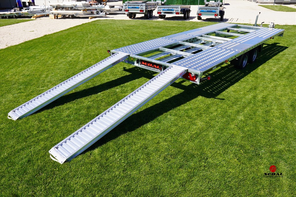 Új autószállító utánfutó (550x210cm - 2700kg) - alu rámpával - akciósan bruttó 1.990.000 Ft 2. kép