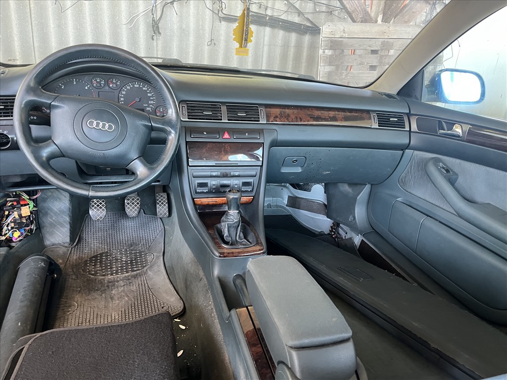 Audi A6 (C5 - 4B) (C5 - 4B) bontott alkatrészei 7. kép