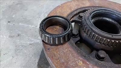 Ford Transit Tranzit MK8 14 Hátsó kerékagy futómű féktárcsa csonk 8424