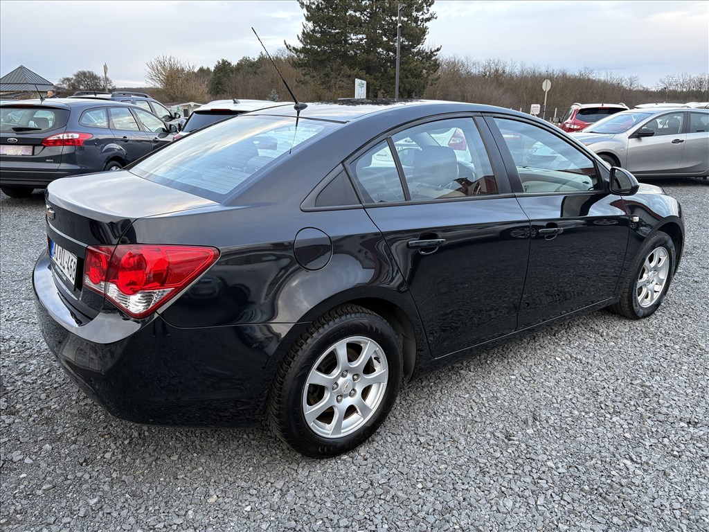 Eladó Chevrolet Cruze 2.0 D (1998 cm³, 163 PS) 4. kép
