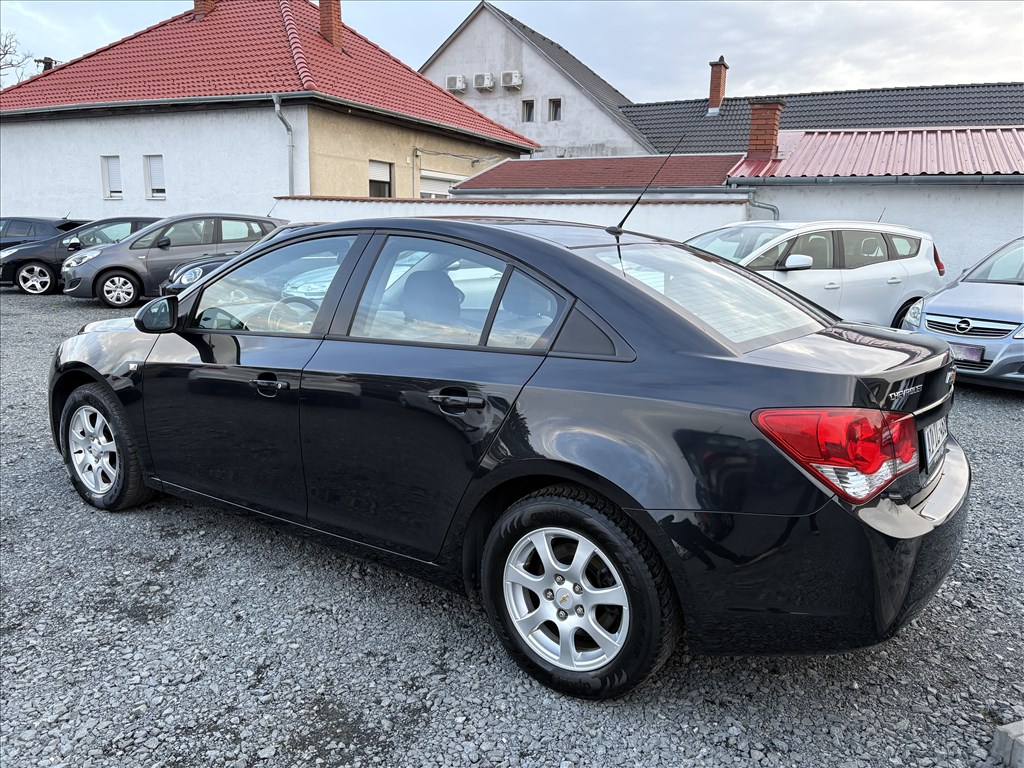 Eladó Chevrolet Cruze 2.0 D (1998 cm³, 163 PS) 6. kép