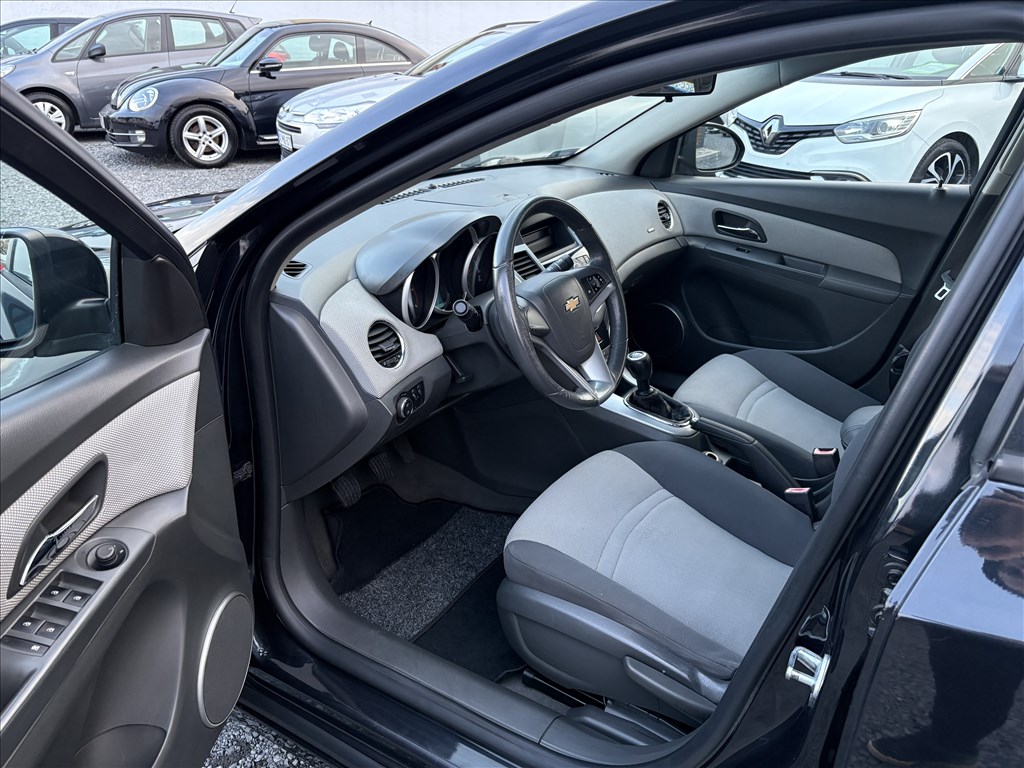 Eladó Chevrolet Cruze 2.0 D (1998 cm³, 163 PS) 7. kép