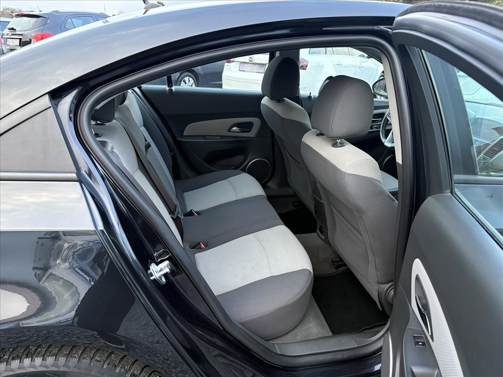 Eladó Chevrolet Cruze 2.0 D (1998 cm³, 163 PS) 9. kép