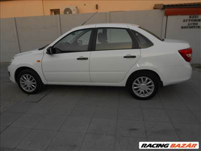 Eladó Lada Granta Lux (1596 cm³, 98 PS)