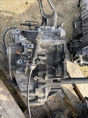 Volvo V40 1.9D manuális váltó 