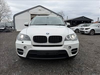 BMW E70 N57D30A minden alkatrésze eladó.