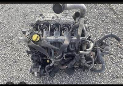 Renault Master III bontott alkatrészei