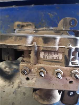 Audi A4 B7 ABS Tömb