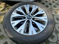 Kia  5x114.3 16" gyári alufelni 205/55 R16 újszerű nyári gumi