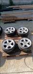  5x120 lyukosztású 18" használt alufelni, rajta 225/40 használt Barum nyári gumival 