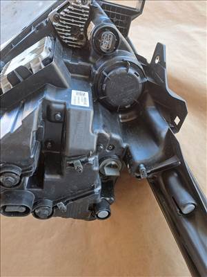 Kia sportage fènyszoró 92102r2000 r292112020