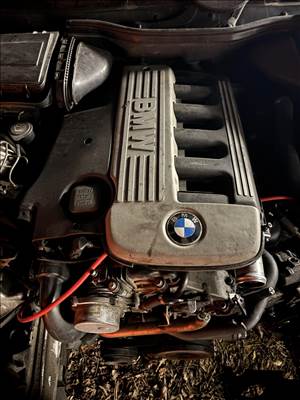 BMW 525 (E39) bontott alkatrészei vagy egyben bontásra eladó