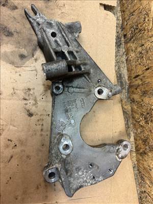 Audi A4 (B6/B7) 2.7 TDI magasnyomású szivattyú tartókonzol  059130147j