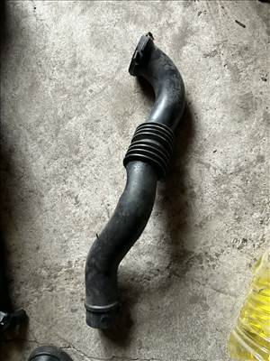 Opel Vivaro Trafic Primastar 2.0 dCi 8200865653 Légszűrő ház cső