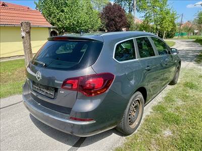 Opel Astra J 1.7 CDTi Bontott Alkatrész 
