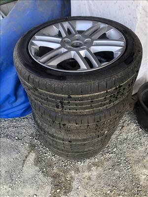  5x110 lyukosztású 17" újszerű alufelni, rajta 225/50 használt nyári gumi gumi 