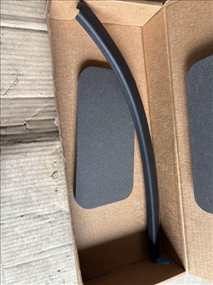 BMW X3 G01 Bal hátsó kerékív betét 51475a41c88