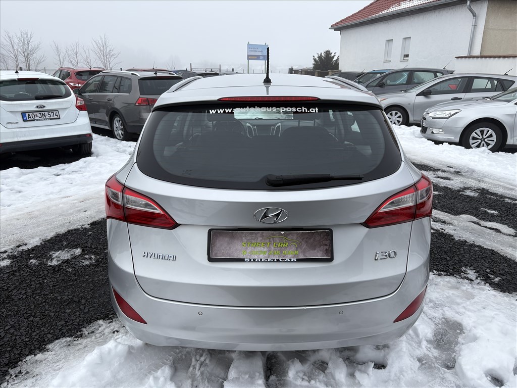 Eladó Hyundai i30cw 1.6 CRDi (1582 cm³, 128 PS) 5. kép
