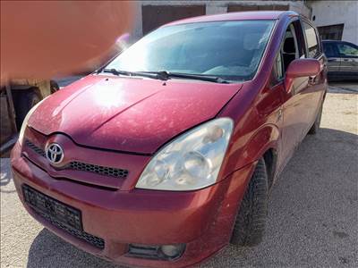 Toyota Corolla Verso 2.2 D-cat d4d 130kw 177LE 
7 szemelyes alkatrészei eladók