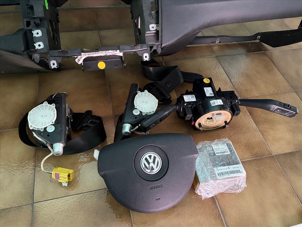 Volkswagen Passat B6 2.0 CR TDi Gyári Bontott Alkatrészei  2. kép