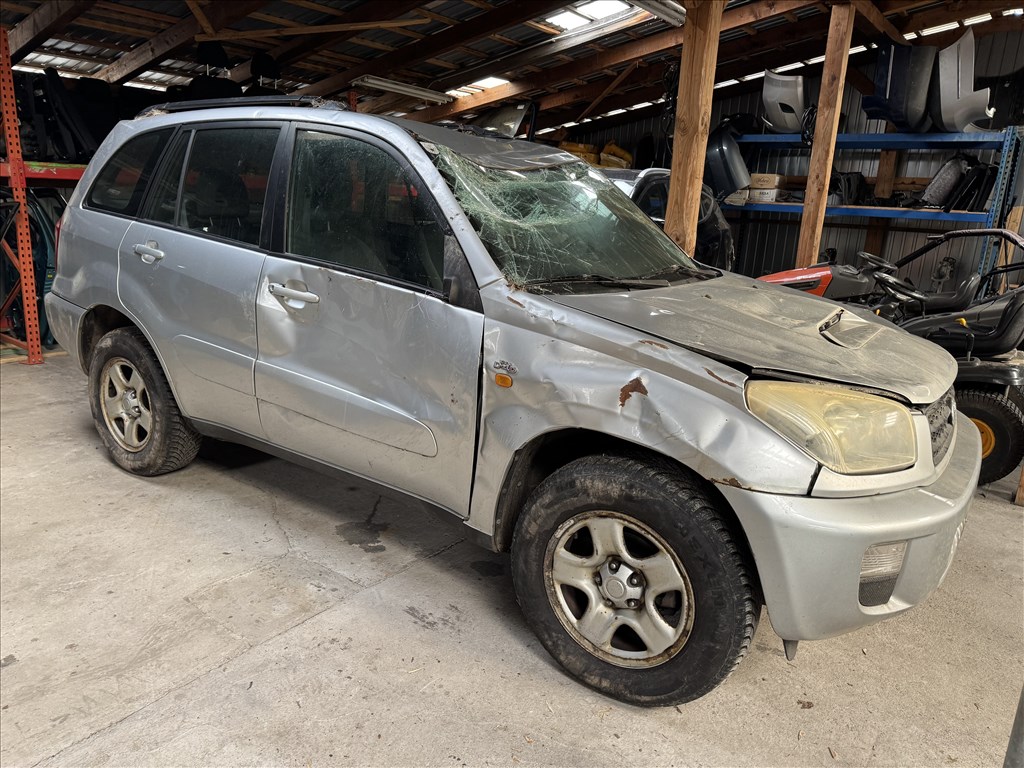 Toyota RAV4 (XA20) bontott alkatrészei 2. kép