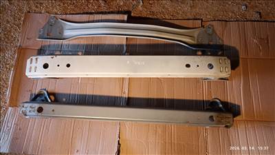 Toyota Yaris (XP130/XP150) Első, hátsó lökhárító merevítő