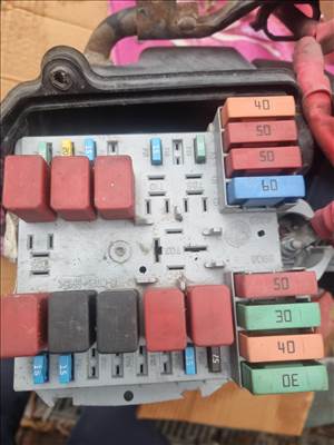 Fiat Ducato III motortéri biztosítéktábla  1367671080