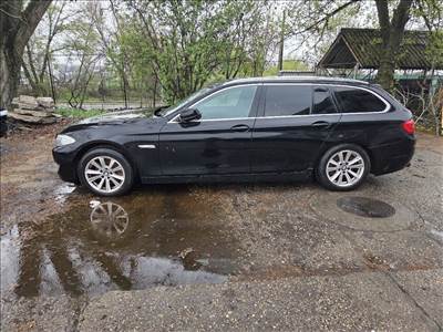 BMW 520d Touring féknyereg 