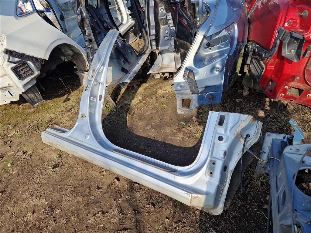 HYUNDAI I30 (GD) jobb küszöb  2. kép