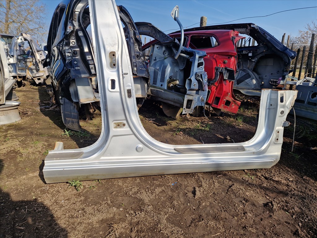 HYUNDAI I30 (GD) jobb küszöb  5. kép