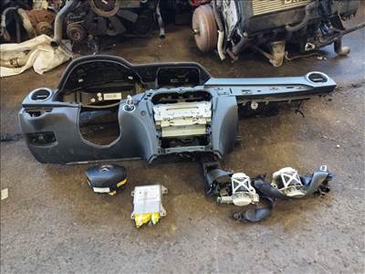 Mercedes C w204 facelift 2011- légzsák szett