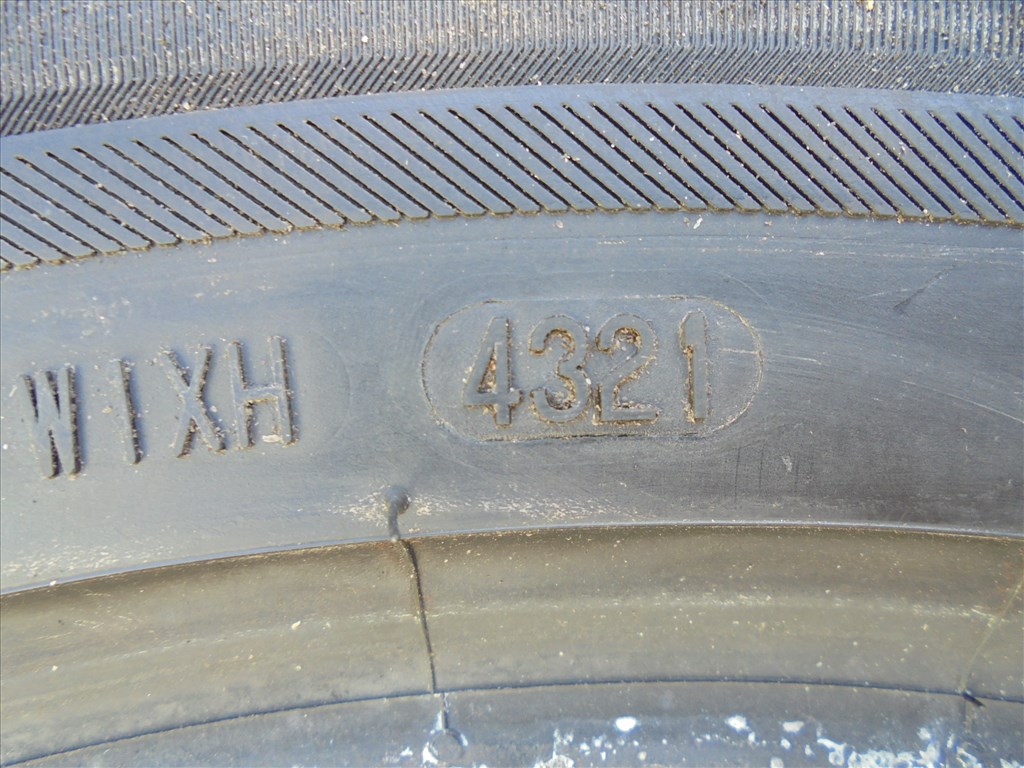  235/50 R18" új " Barum nyári gumi eladó 5. kép