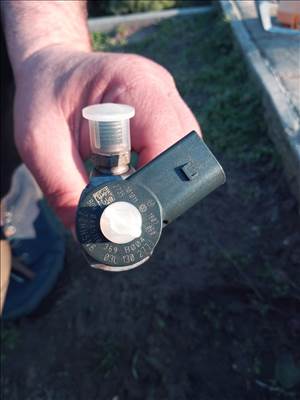 Volkswagen 2.0D TDI CR porlasztó fúvóka  01445110369 0445110369