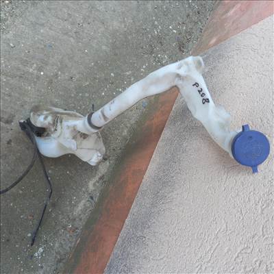 Peugeot 208  bontott ablakmosó tartály eladó.