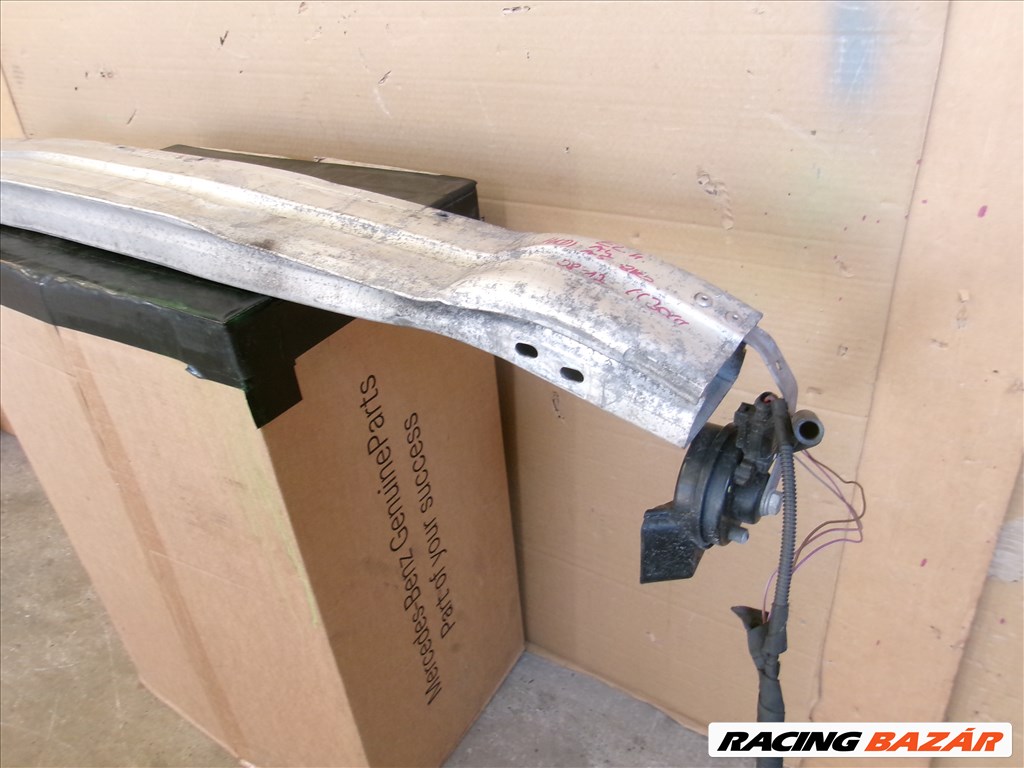 AUDI A4 A5 8K0 első lökhárító merevítő 2008-2012 8K0807113D 3. kép