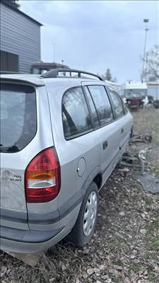 Opel Zafira A bontott alkatrészei