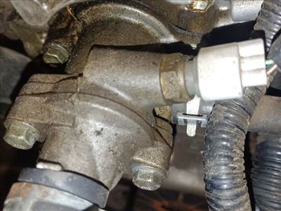 Suzuki Swift II Termosztátház *154646* g13bb