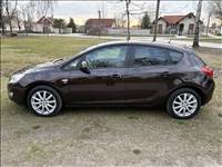 OPEL ASTRA J 1.4 T Cosmo DIGIT KLÍMA/TEMPOMAT/ÜLÉSFŰTÉS/KORMÁNYFŰTÉS/RADAR/FRISS MŰSZAKI 