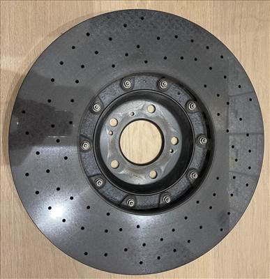 Lamborghini Urus kerámia féktárcsa  4m0615602h4m0615601