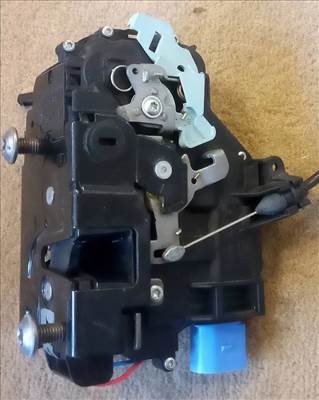 Skoda Octavia II Ajtó zár szerkezet  05d7lo839015d